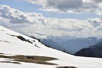 Aufstieg zum Elm , links der Dachstein (2995m), recht von der Mitte die Große Bischofsmütze (2430m), ganz rechts das Tennengebirge